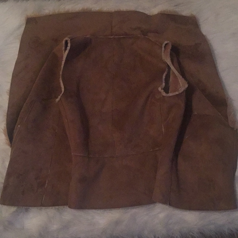 Suede/Faux Fur Beige Vest - Picture 2 of 3